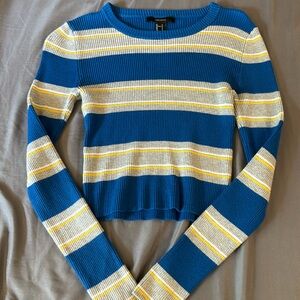 I am selling a long sleeve crop top from Forever 21.